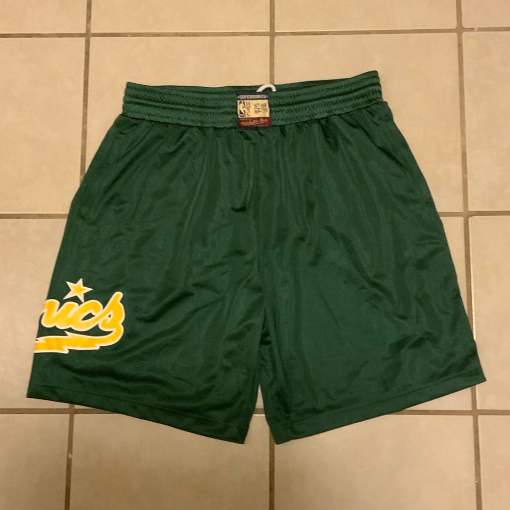 Mitchell & Ness Seattle SuperSonics Throwback Basketball Shorts